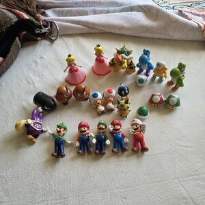 Nintendo Super Mario & Friends Mini Figures Lot Of 22 Cake Decor Cake Toppers
